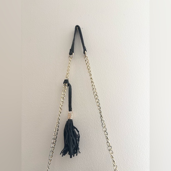 5/$10 MUST BUNDLE Chain Shoulder Bag - Picture 6 of 10